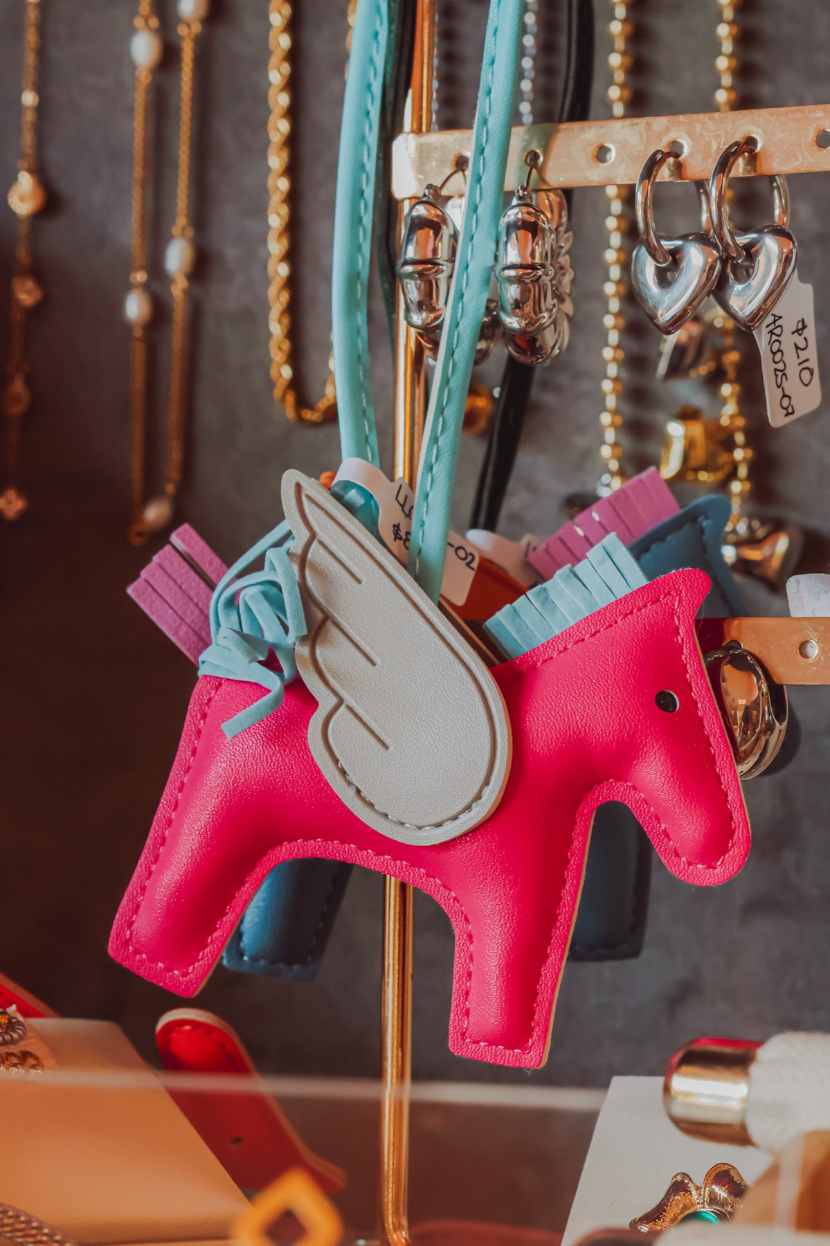 Joyería y accesorios disponibles en Reval Concept Store
